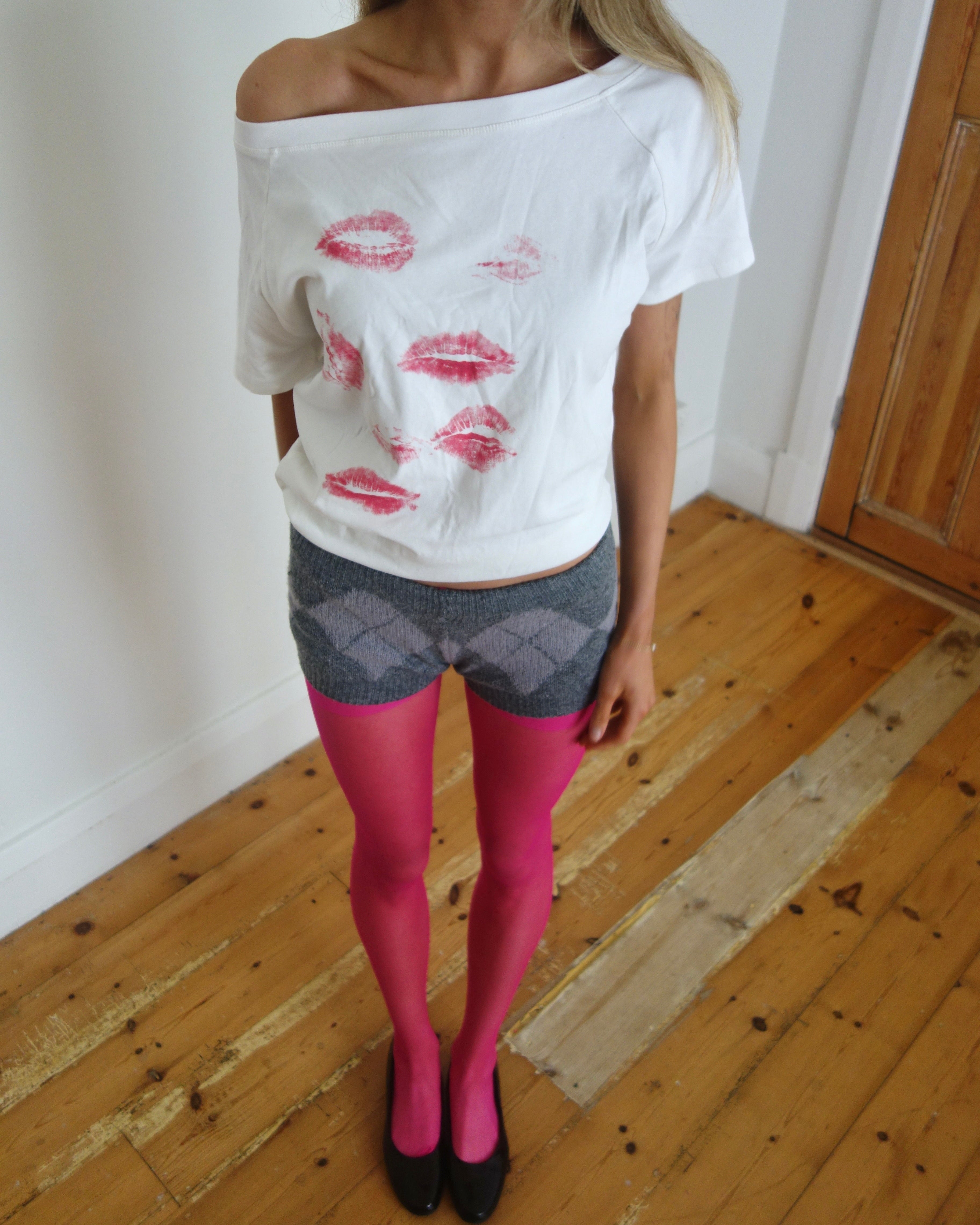 Bisous Tee