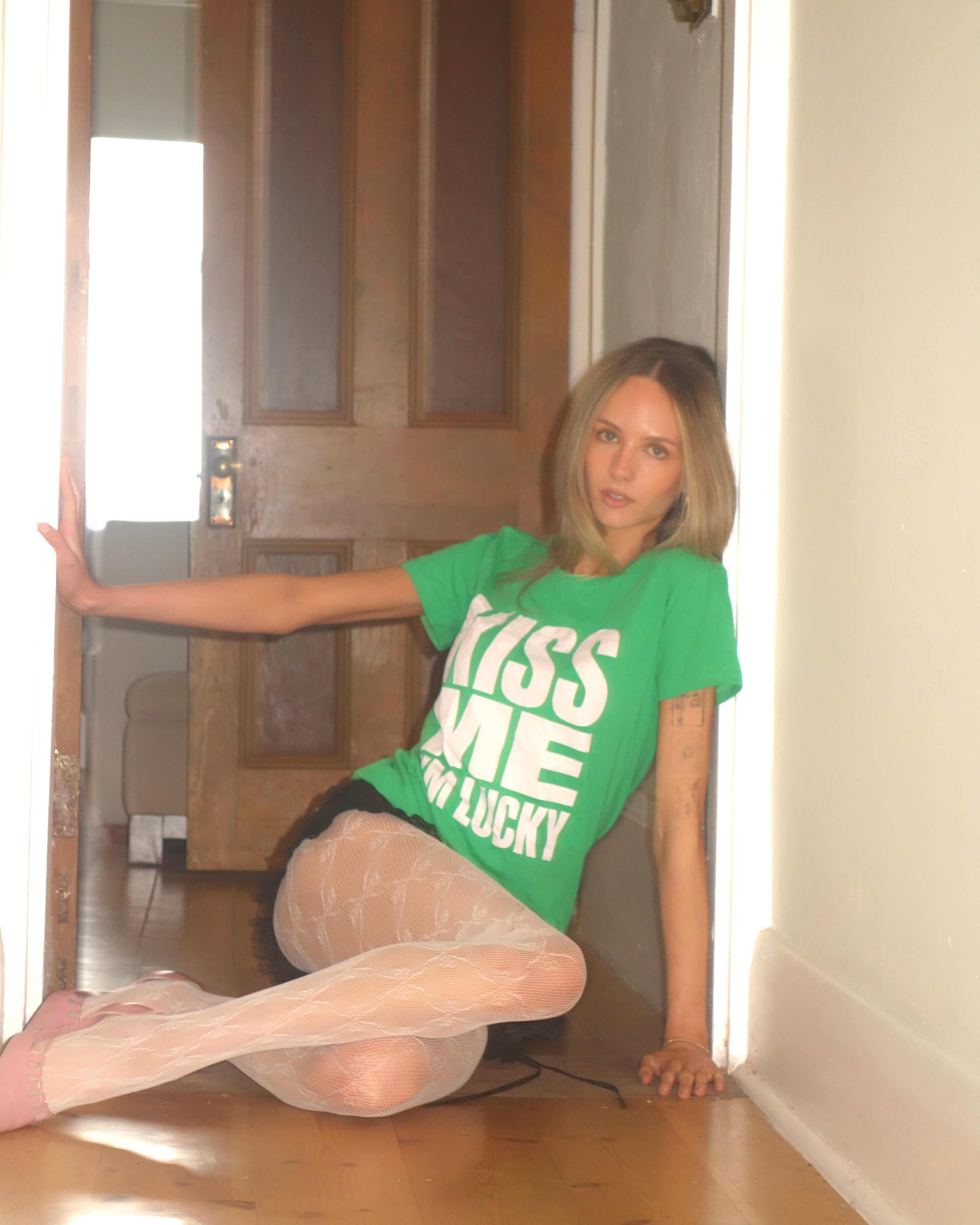 KISS ME Tee